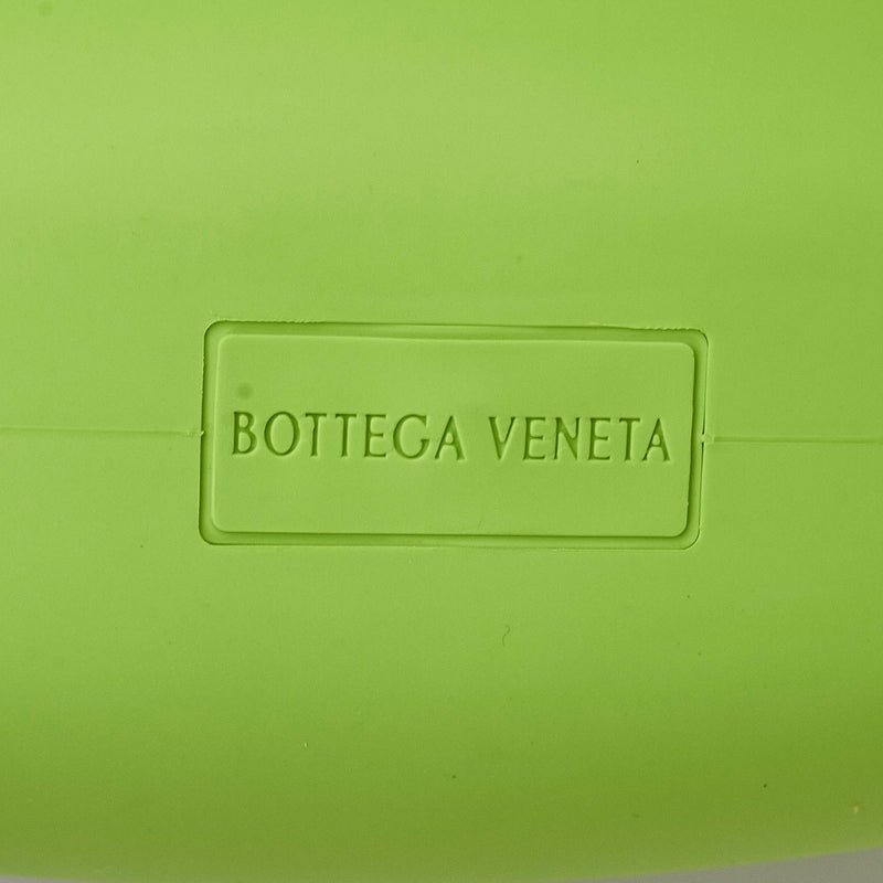Bottega Veneta Small Rubber Moulded Punch (SHG-Kb7qaf)