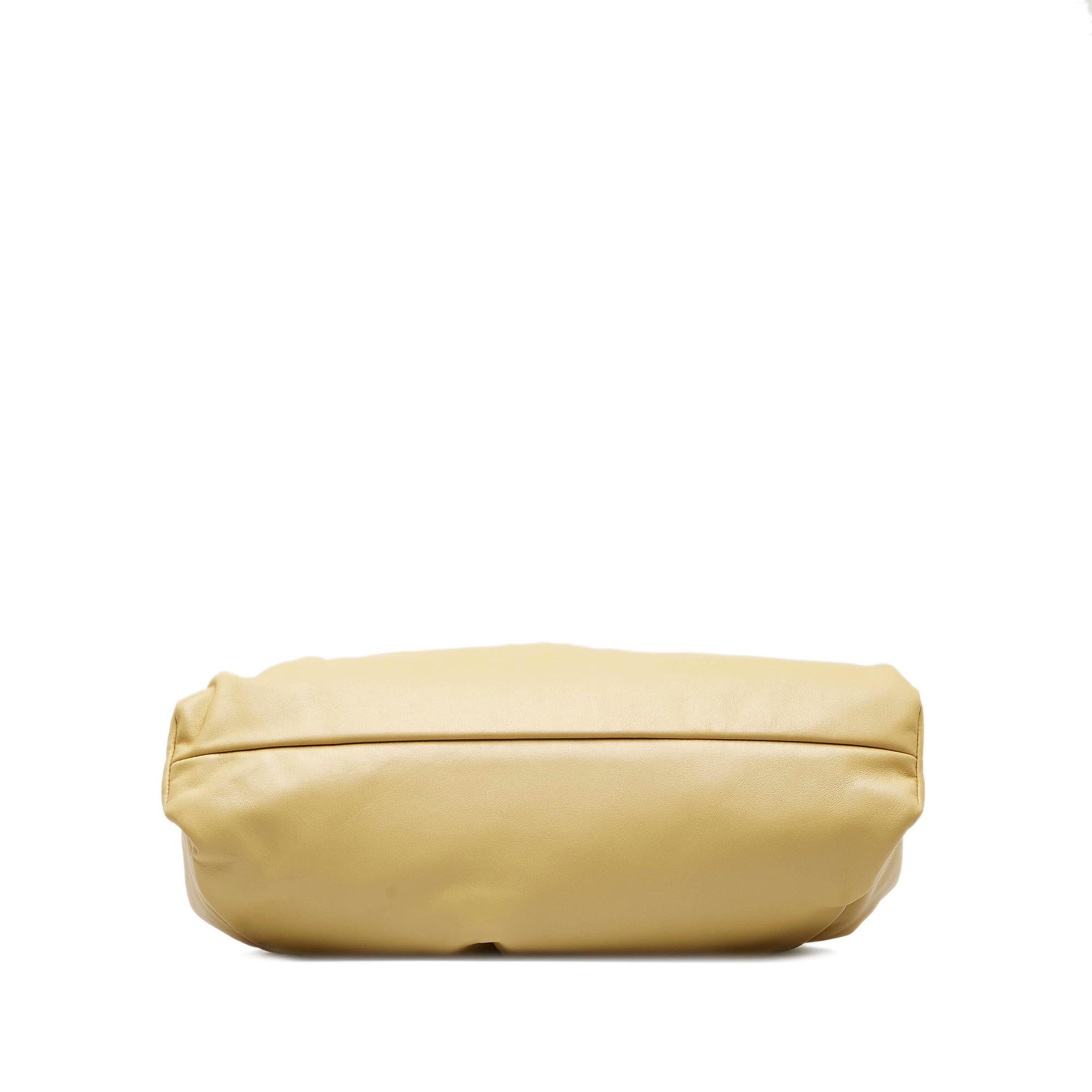 Bottega Veneta Small The Shoulder Pouch (SHG-FVvleR)