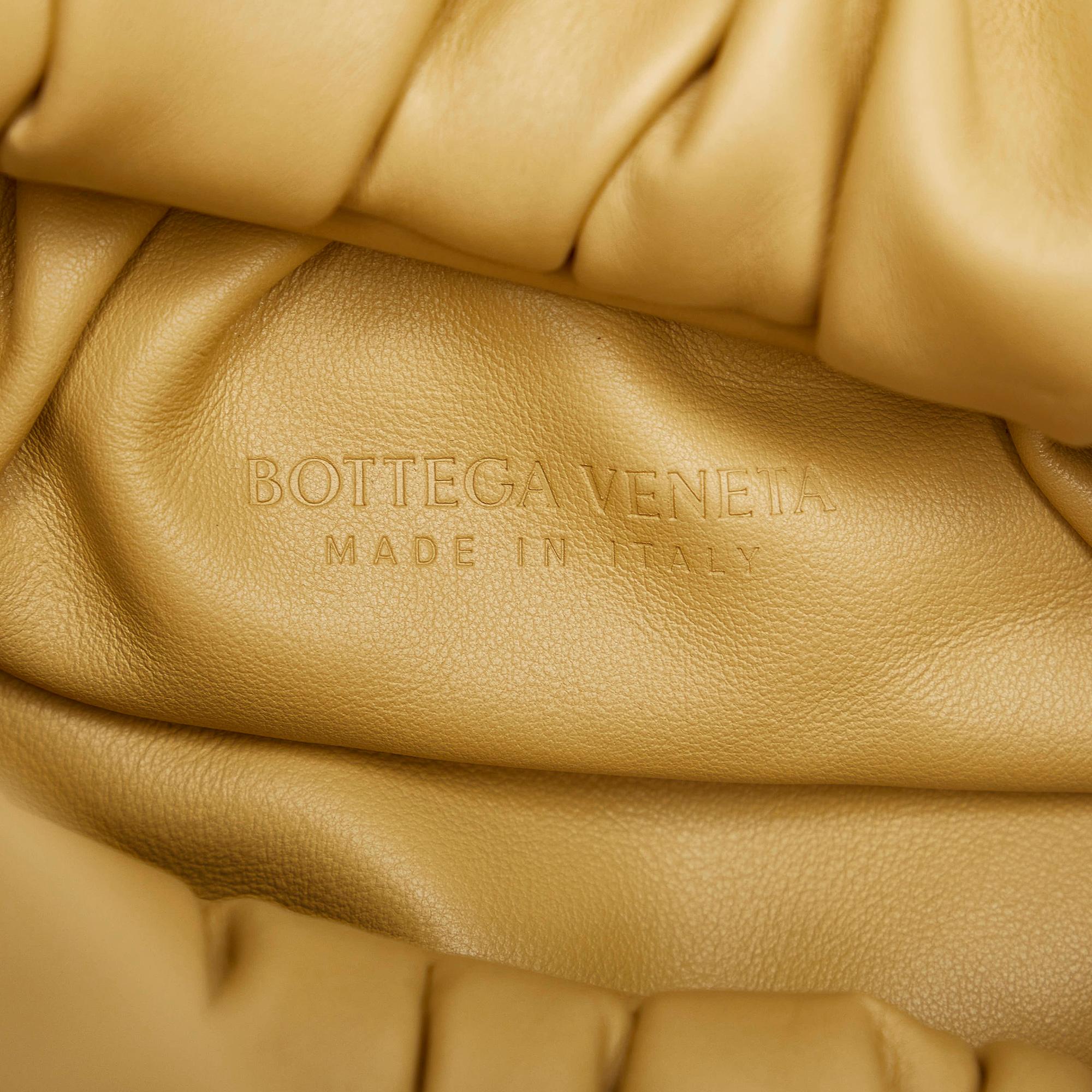 Bottega Veneta Small The Shoulder Pouch (SHG-FVvleR)