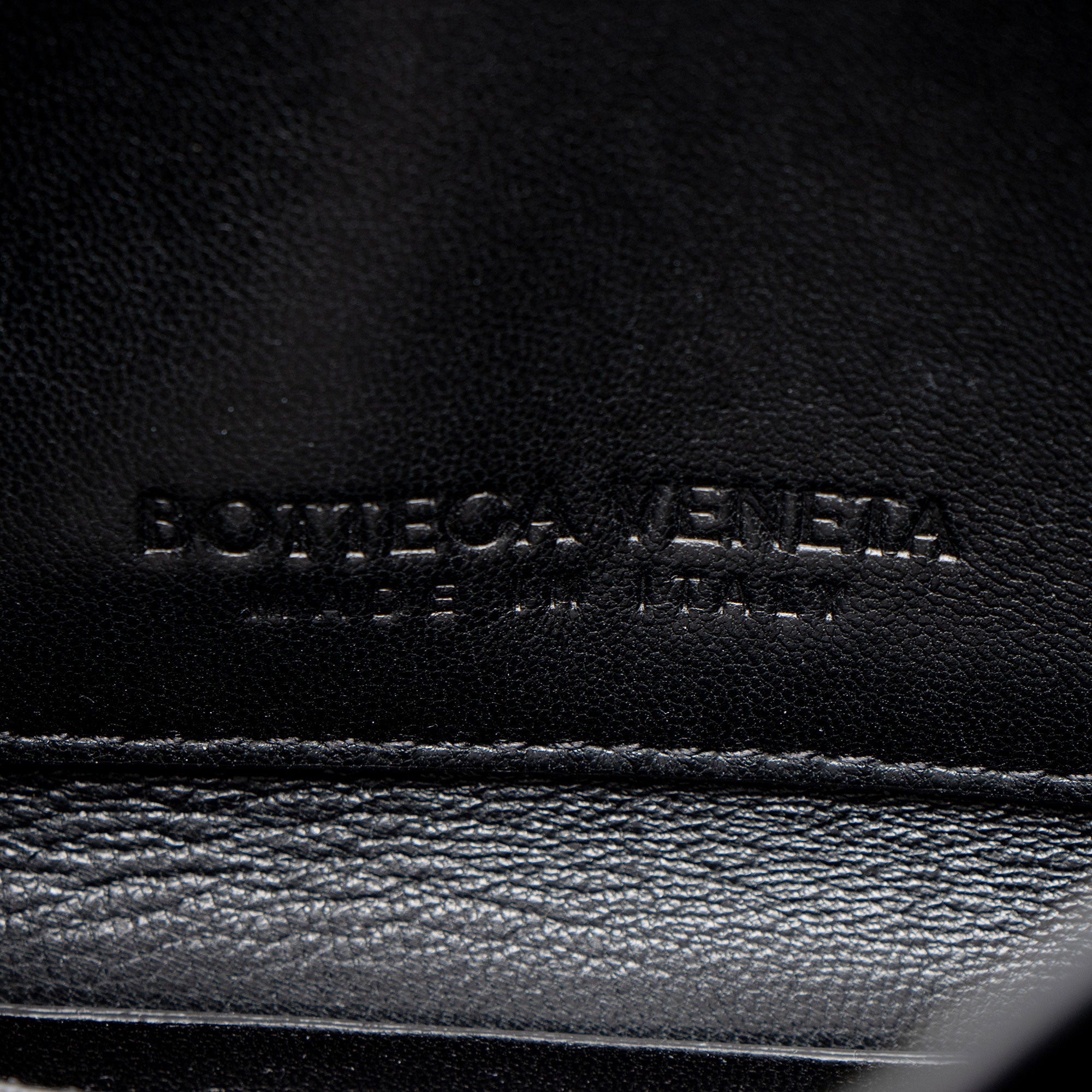 Bottega Veneta Smooth Leather Mount Envelope Chain Small Shoulder Bag