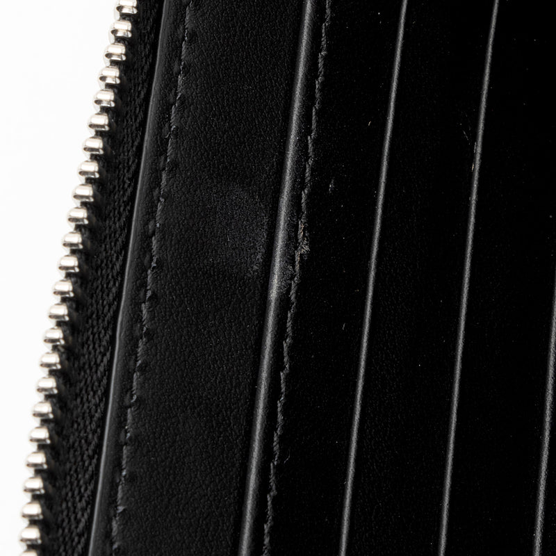 Burberry Calfskin Embossed Logo Elmore Zip Around Wallet (SHF-s1Fg80)