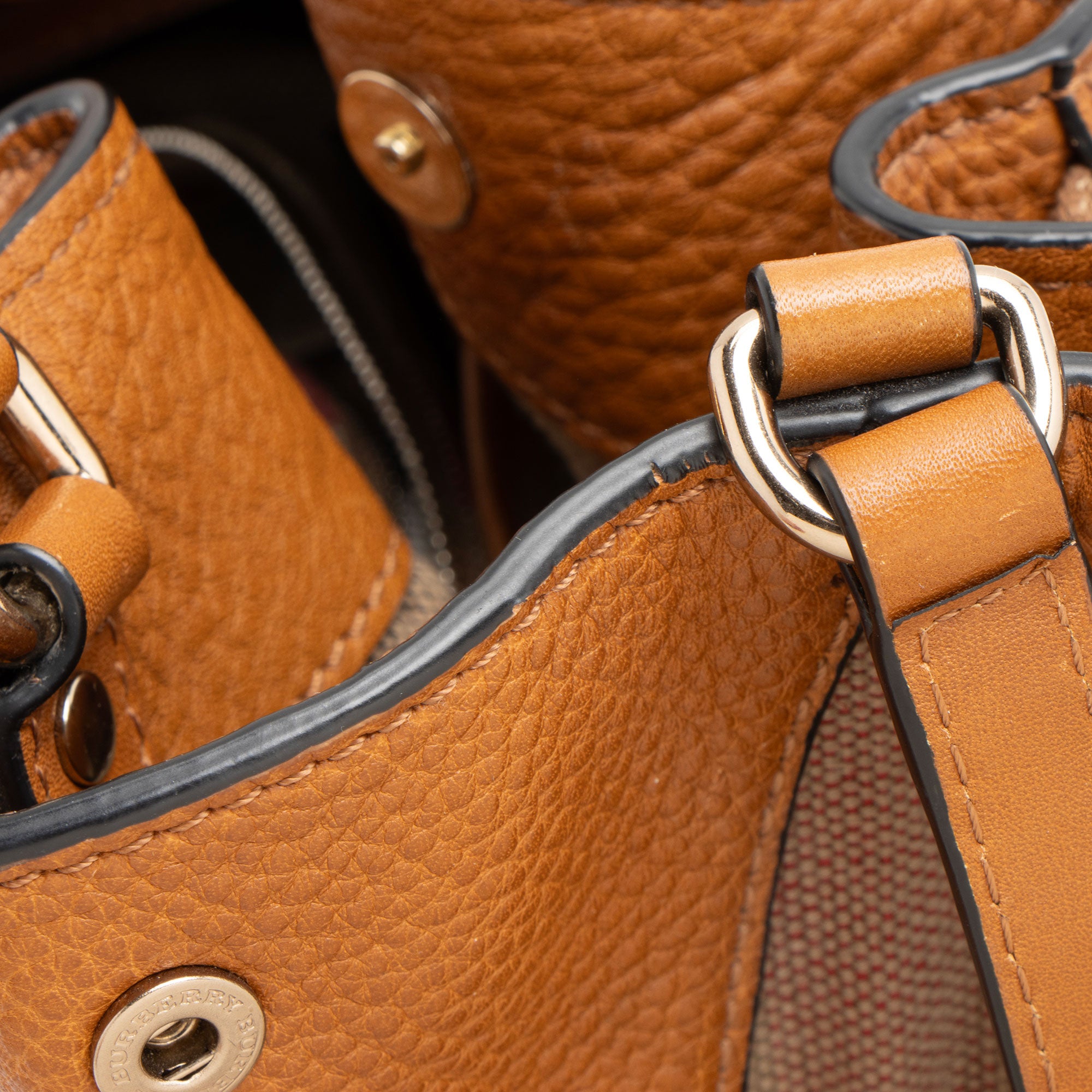 Burberry Calfskin House Check Maidstone Small Shoulder Bag (SHF-GIU47v)