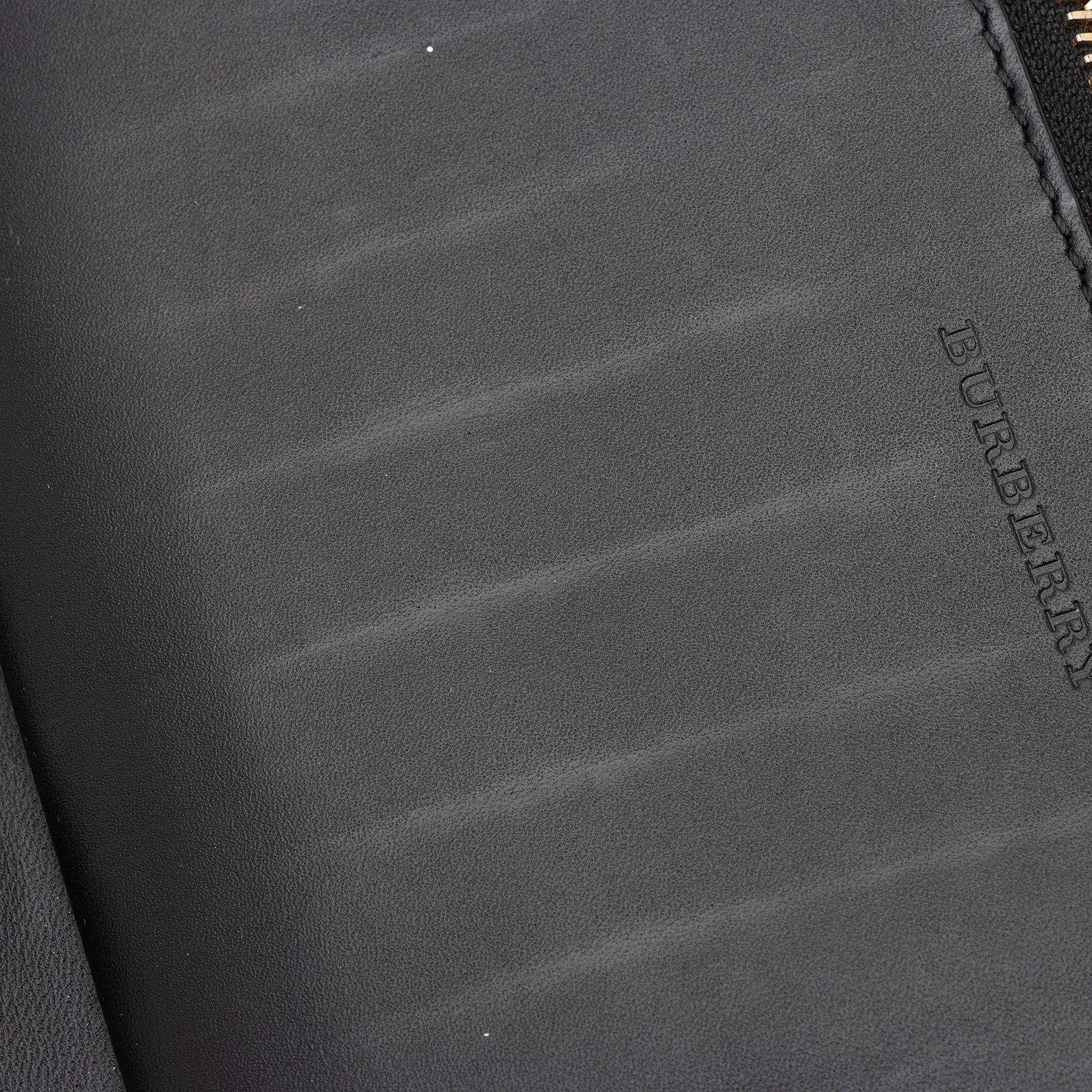 Burberry Calfskin House Check Renfrew Zip Around Wallet (SHF-B5VVSw)