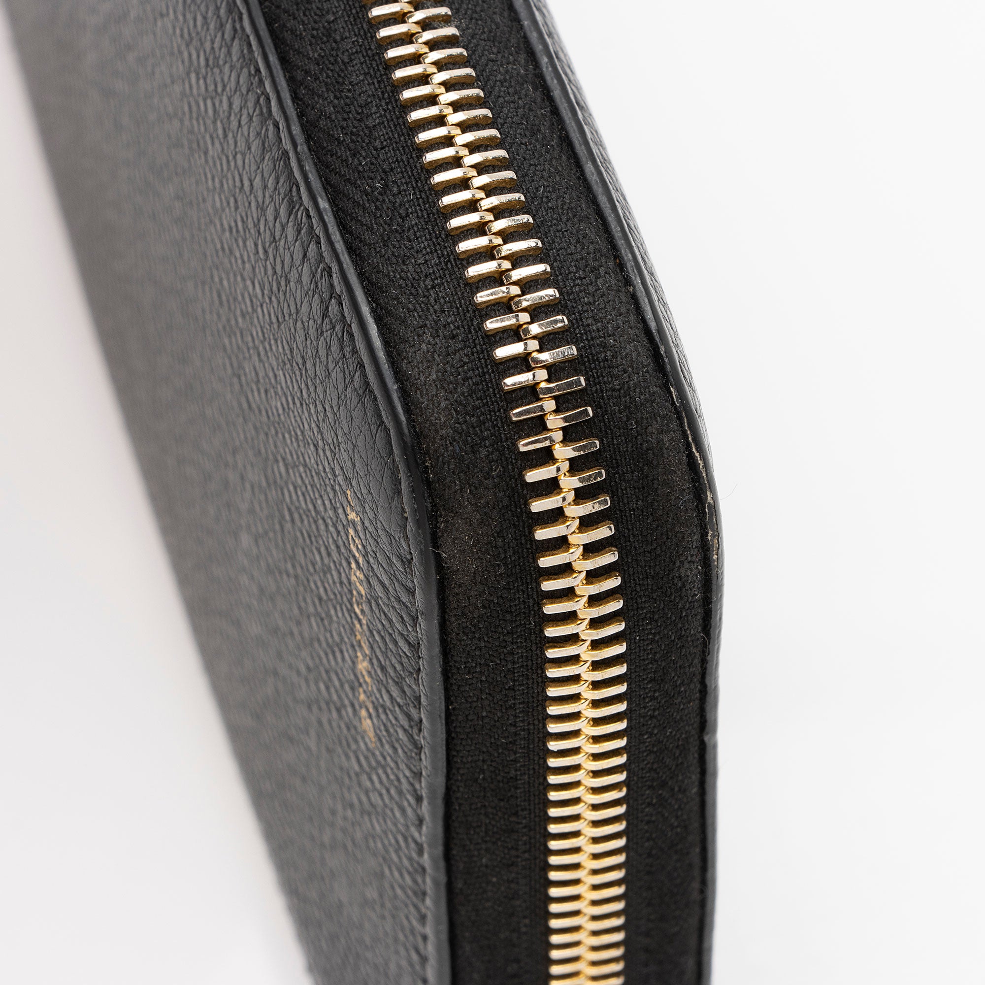 Burberry Calfskin House Check Renfrew Zip Around Wallet (SHF-B5VVSw)