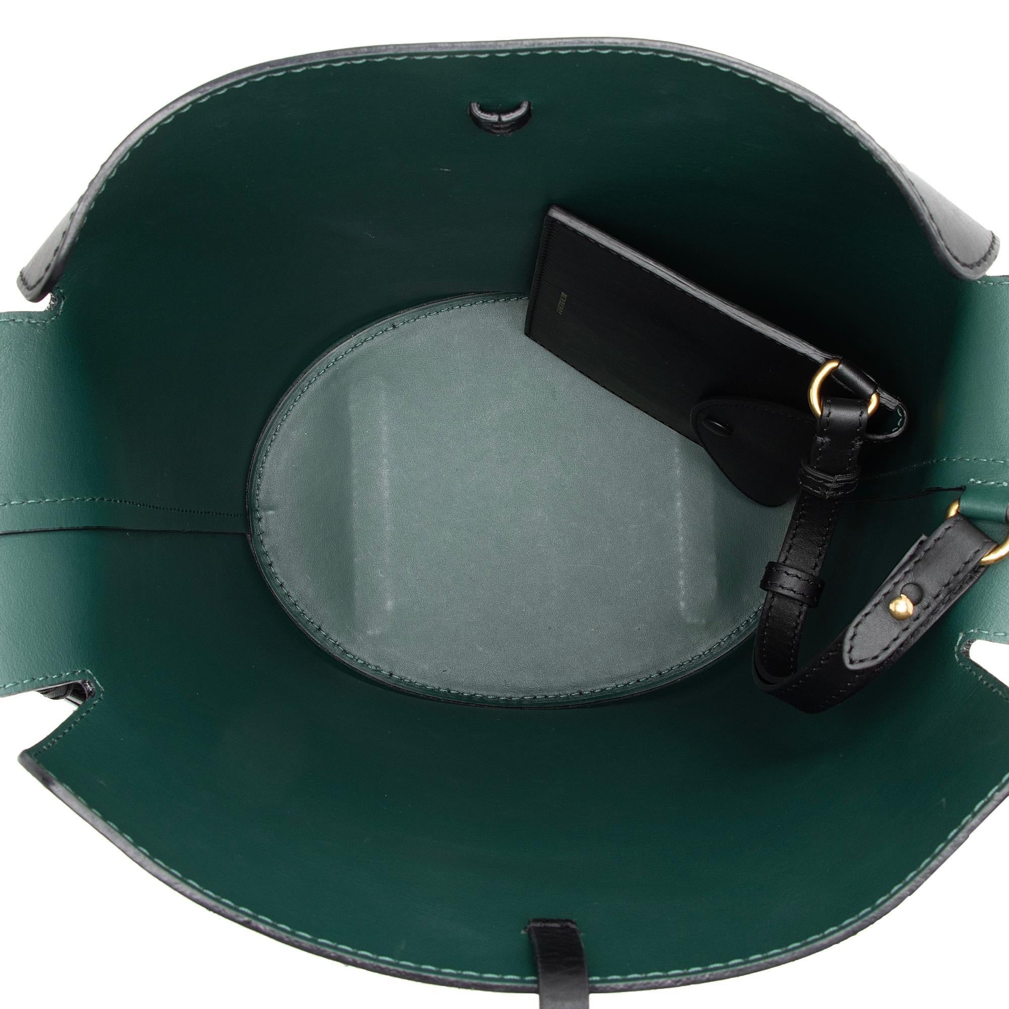 Burberry Calfskin Medium Bucket Bag (SHF-rLoMiD)