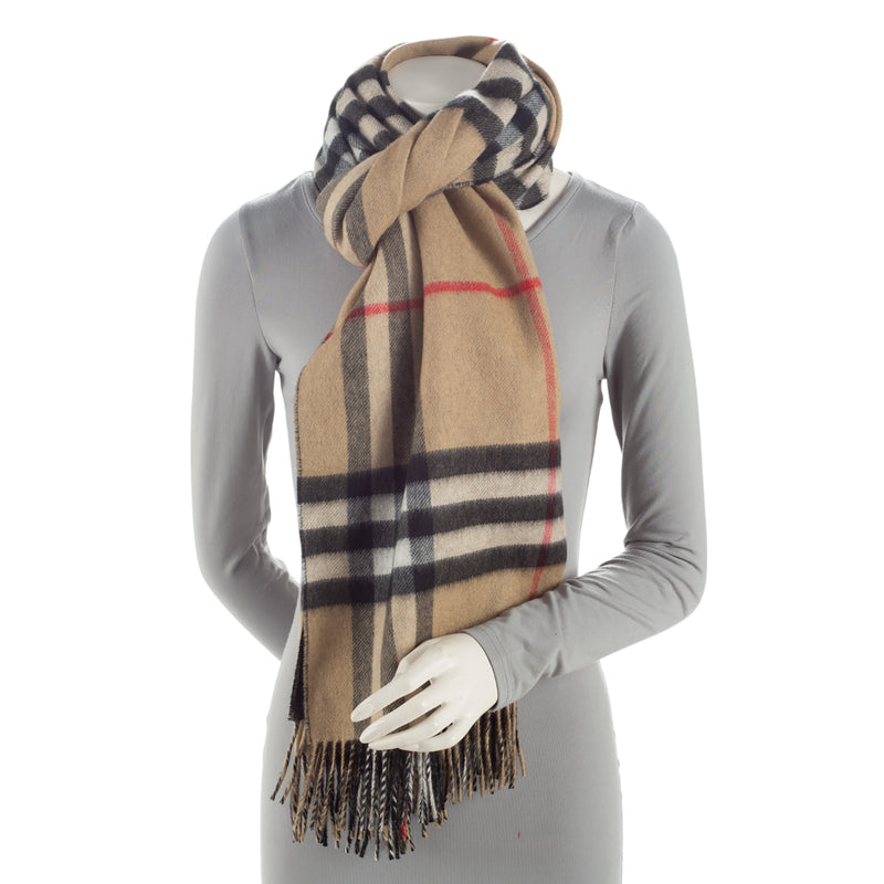 Burberry Cashmere Giant Check Reversible Scarf (SHF-lKsvIa)