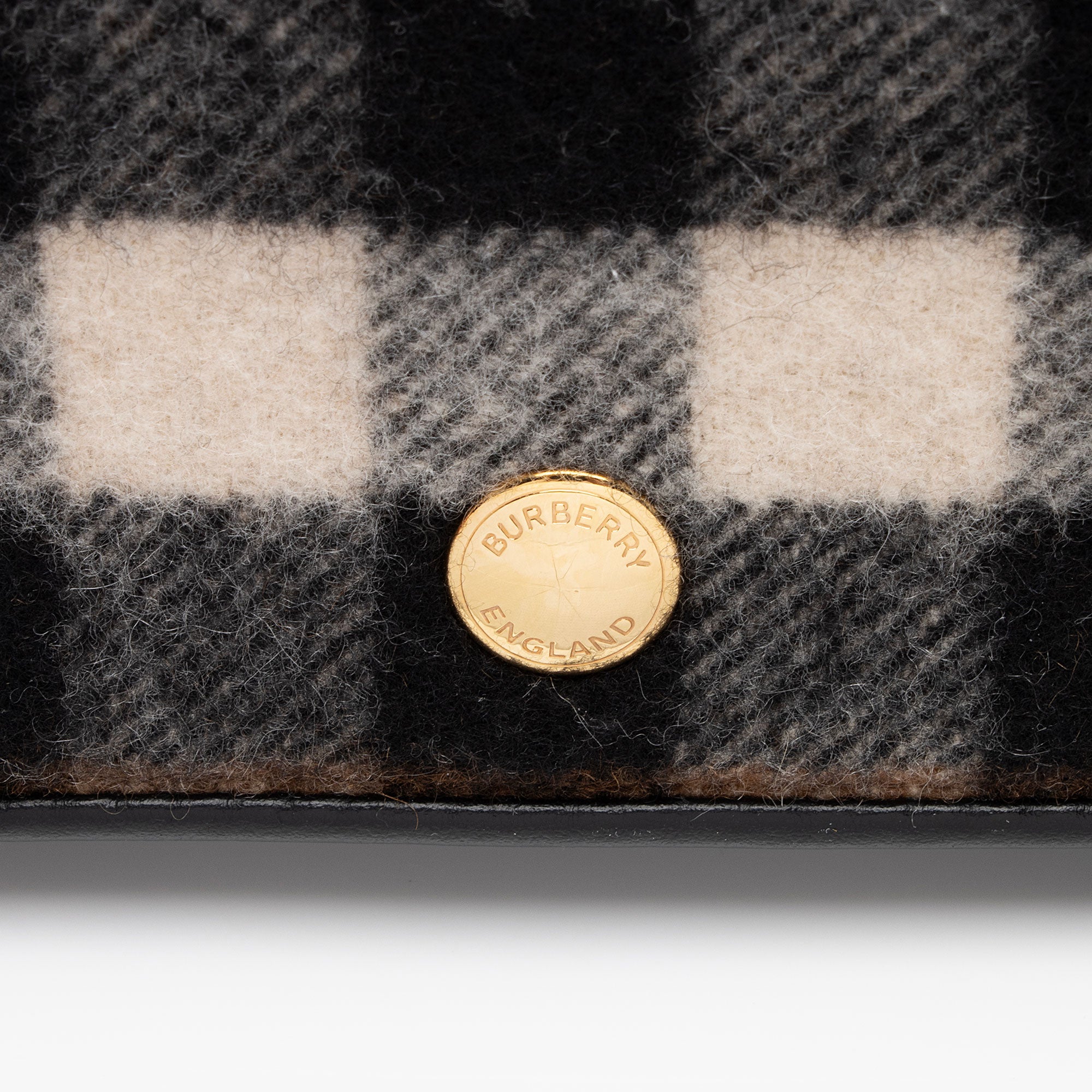 Burberry Cashmere Hackberry Check Note Bag (SHF-mhujpt)