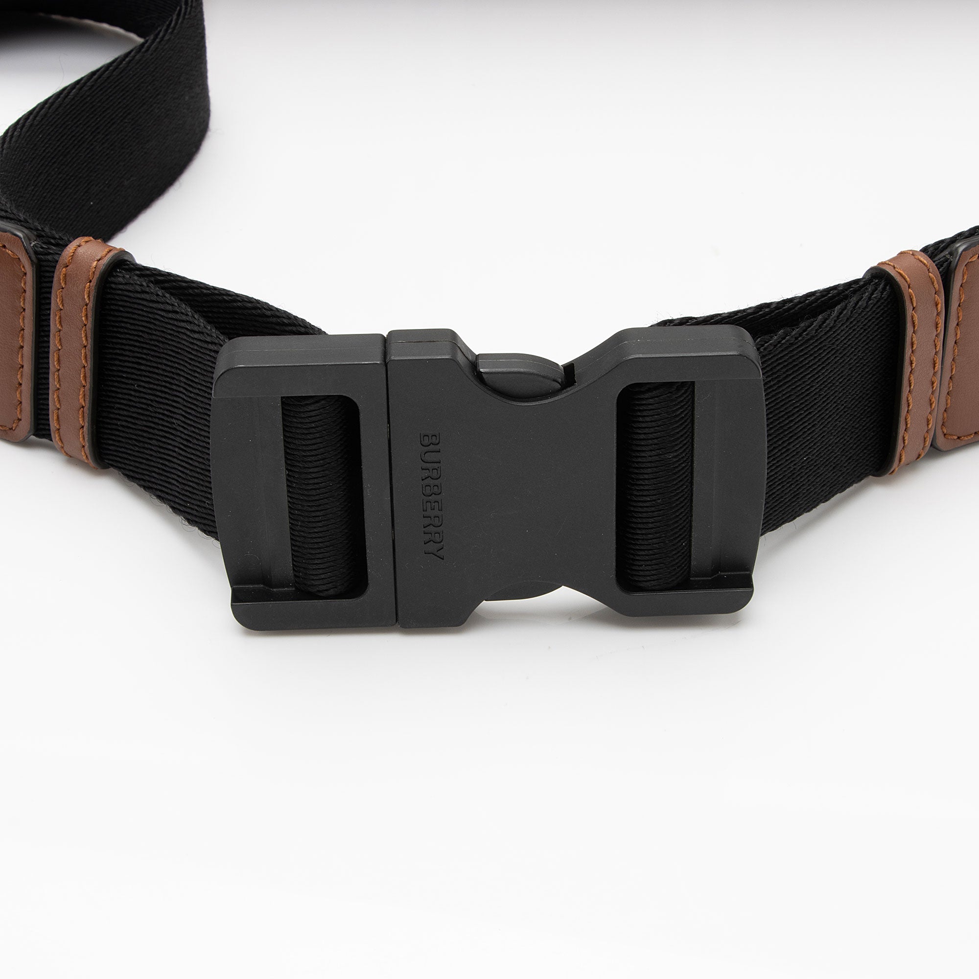 Burberry E-Canvas Icon Stripe Sonny Bumbag (SHF-RUAiZ3)