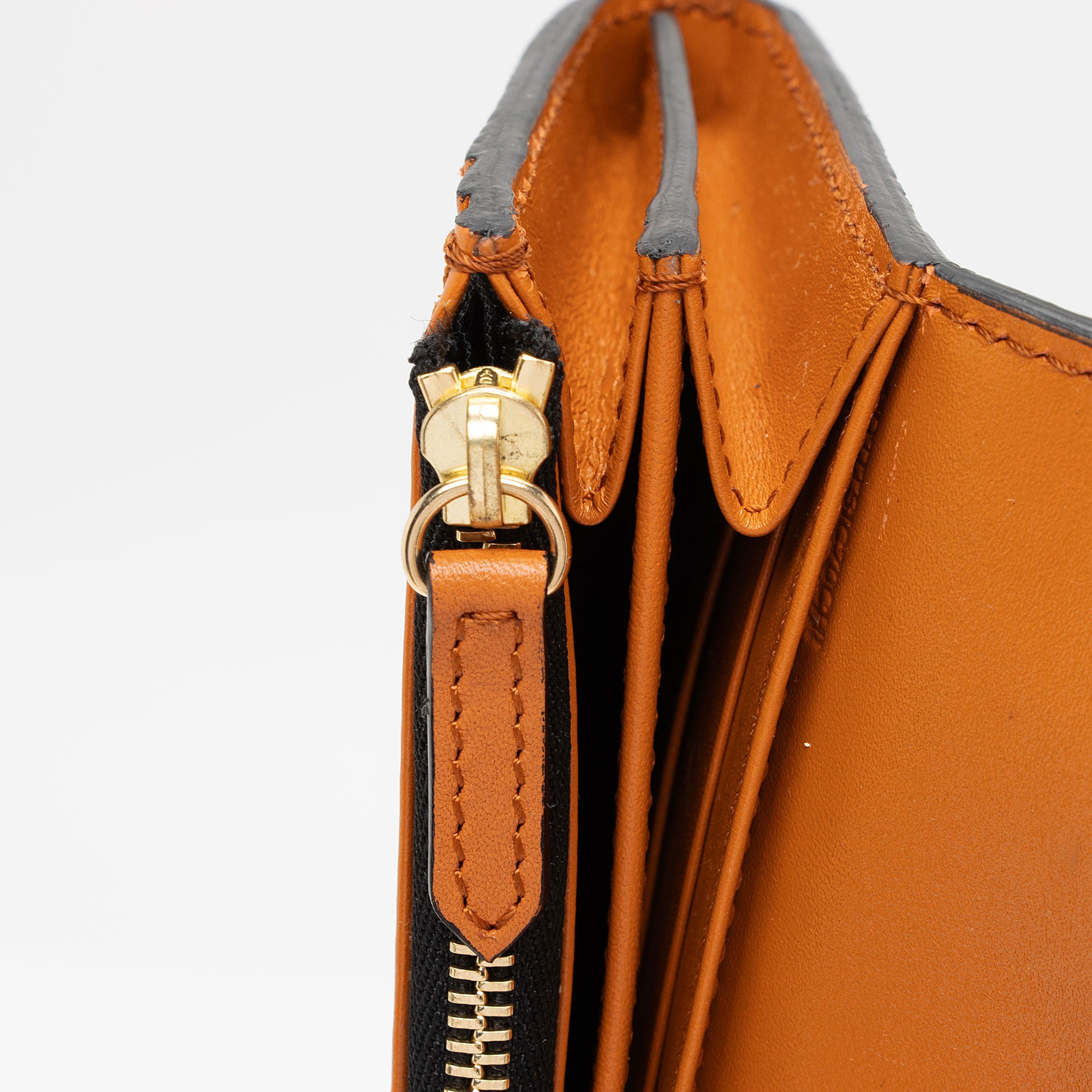 Burberry Embossed Leather Porter Wallet (SHF-QF78fN)