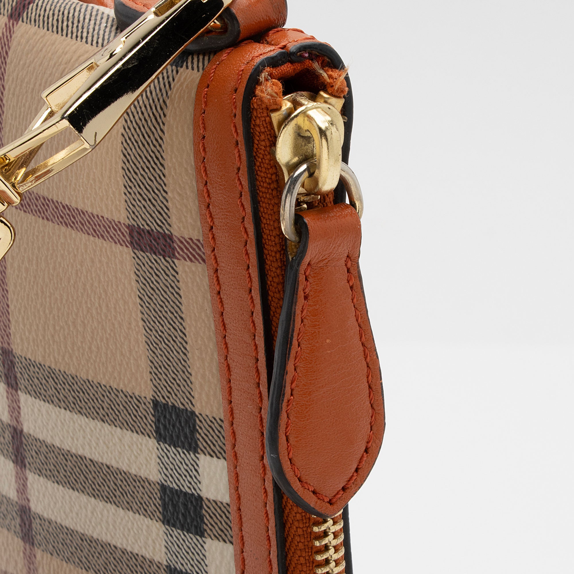 Burberry Haymarket Check Peyton Clutch (SHF-IfJeTZ)