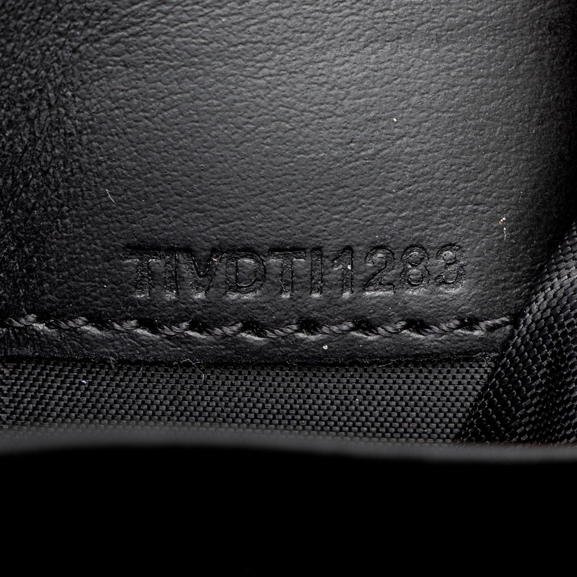 Burberry House Check Henley Chain Wallet (SHF-OabVyk)