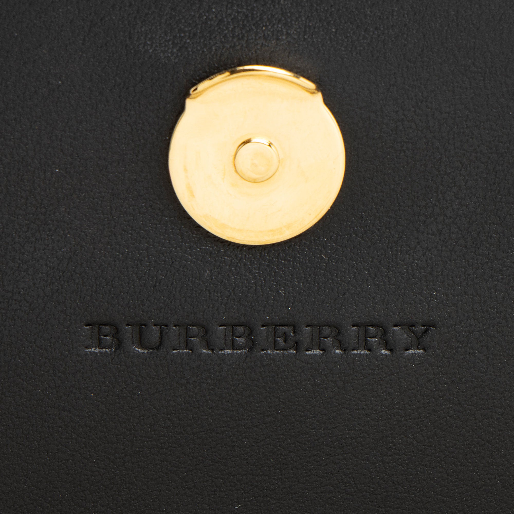 Burberry House Check Henley Chain Wallet (SHF-s1Vb4C)