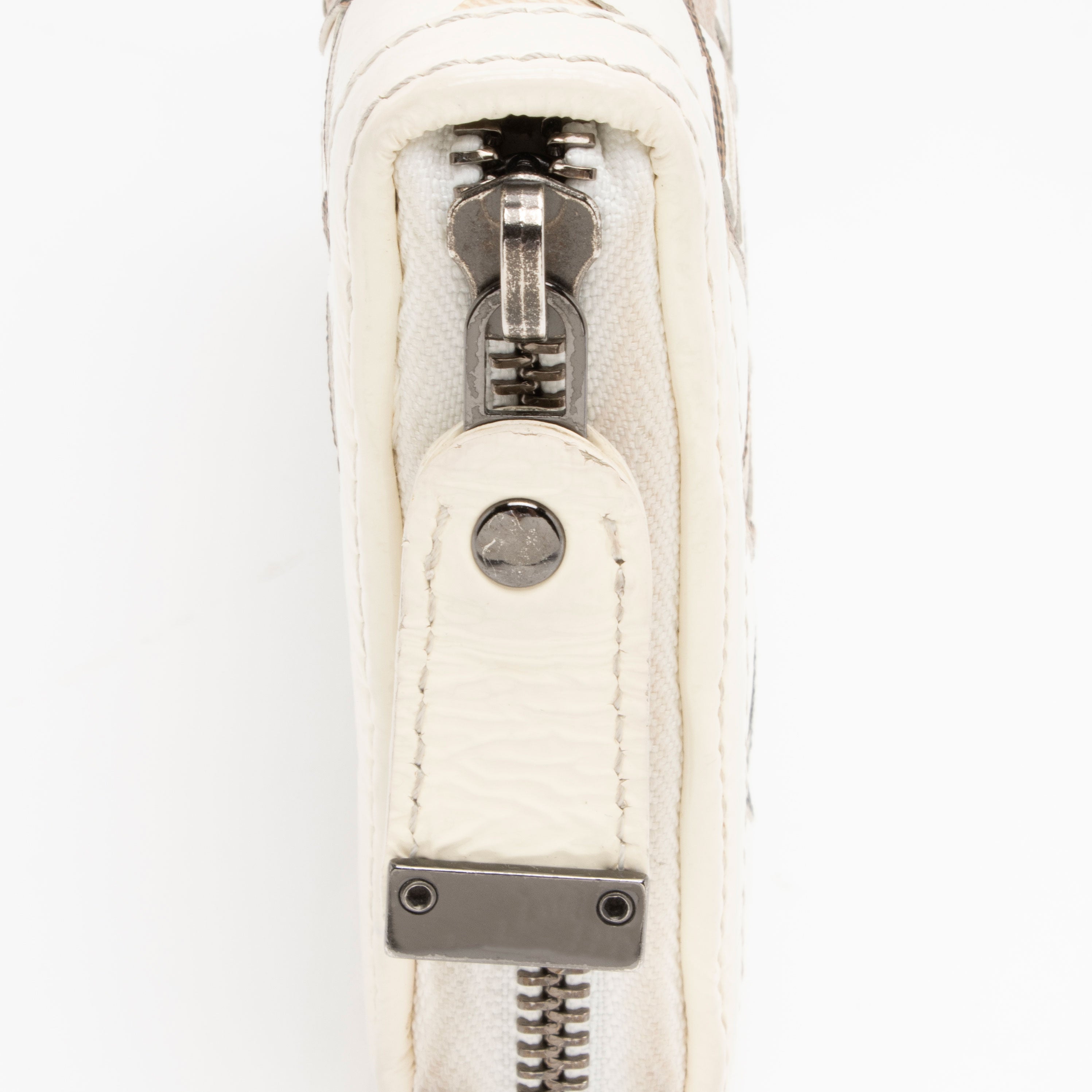 Burberry House Check Woven Zip Around Wallet (SHF-CERZ19)