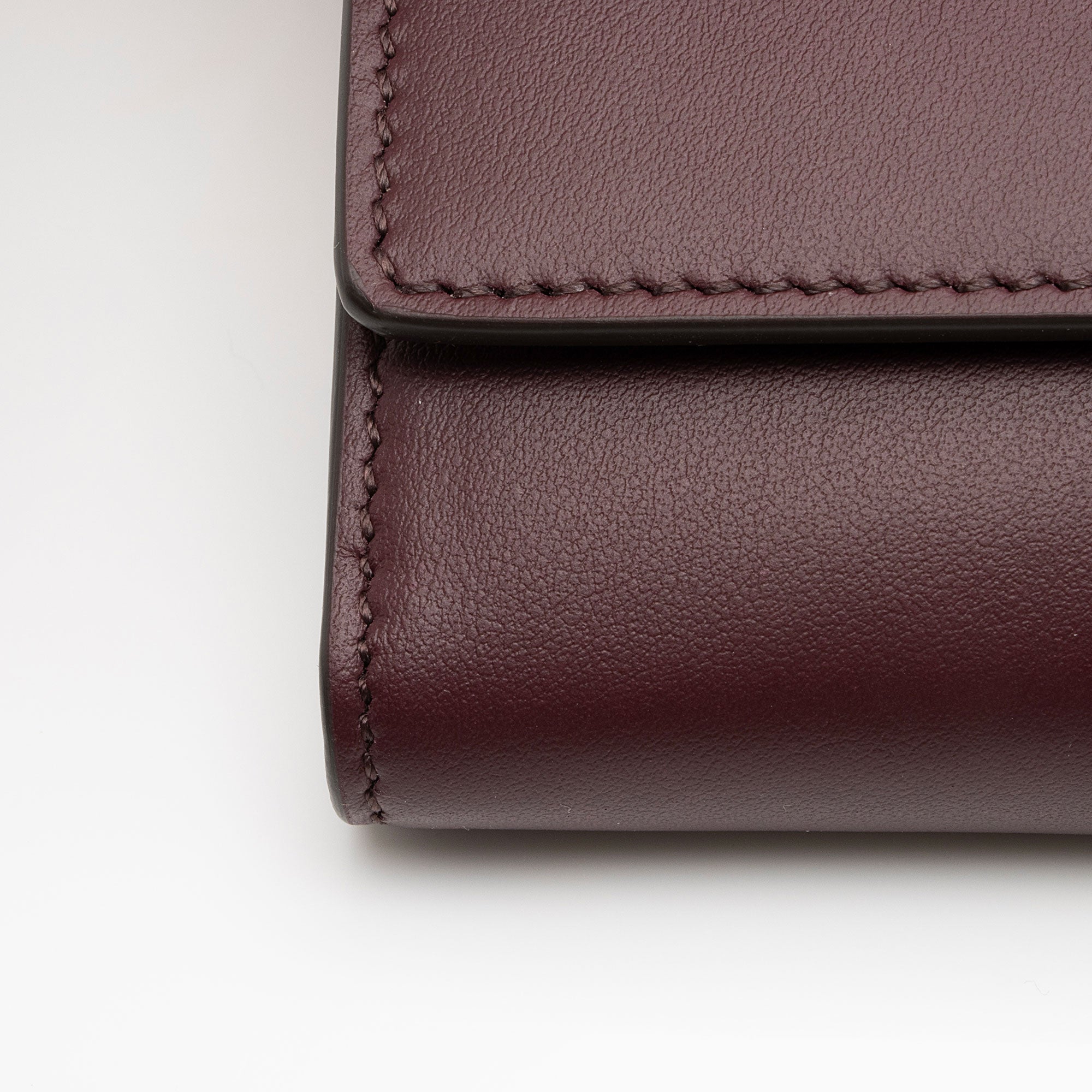 Burberry Leather Hazelmere Wallet On Strap (SHF-Dwynlj)