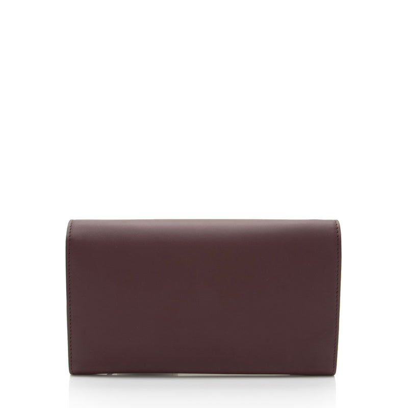 Burberry Leather Hazelmere Wallet On Strap (SHF-A5ZxMt)