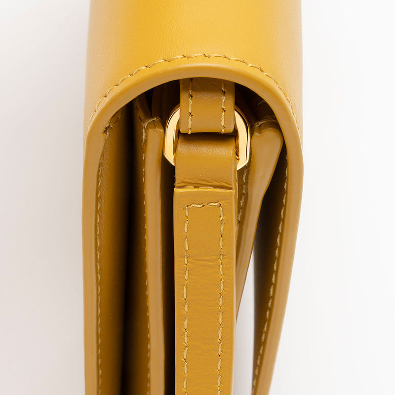 Burberry Leather Hazelmere Wallet on Strap (SHF-PITQIN)