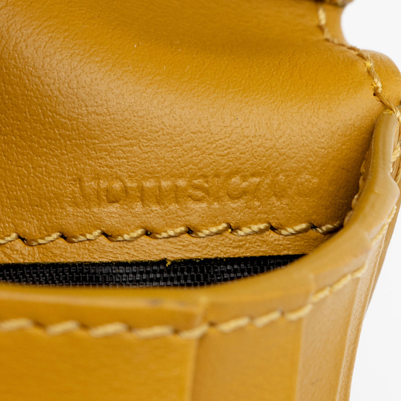 Burberry Leather Logo Bi-Fold Wallet (SHF-jCmrlm)
