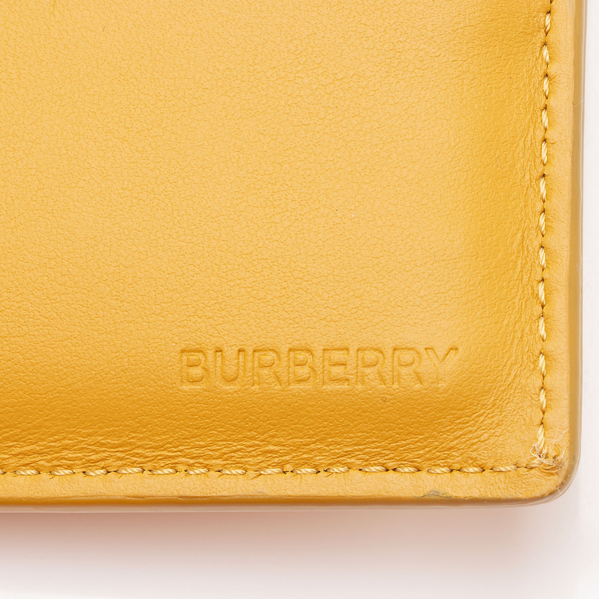 Burberry Leather Logo Bi-Fold Wallet (SHF-6J3R2b)