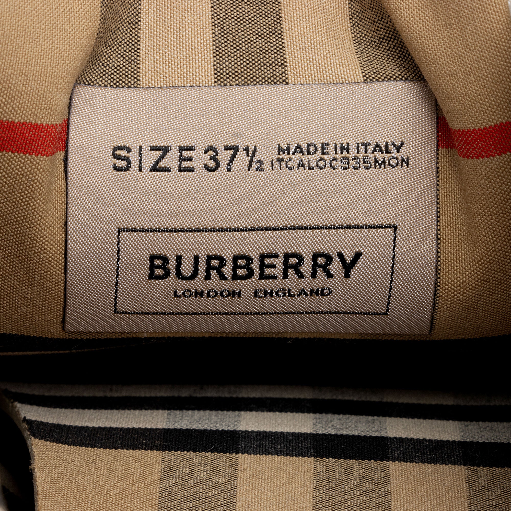 Burberry Leather Salmond Sneakers - Size 7.5 / 37.5 (SHF-ndax0p)