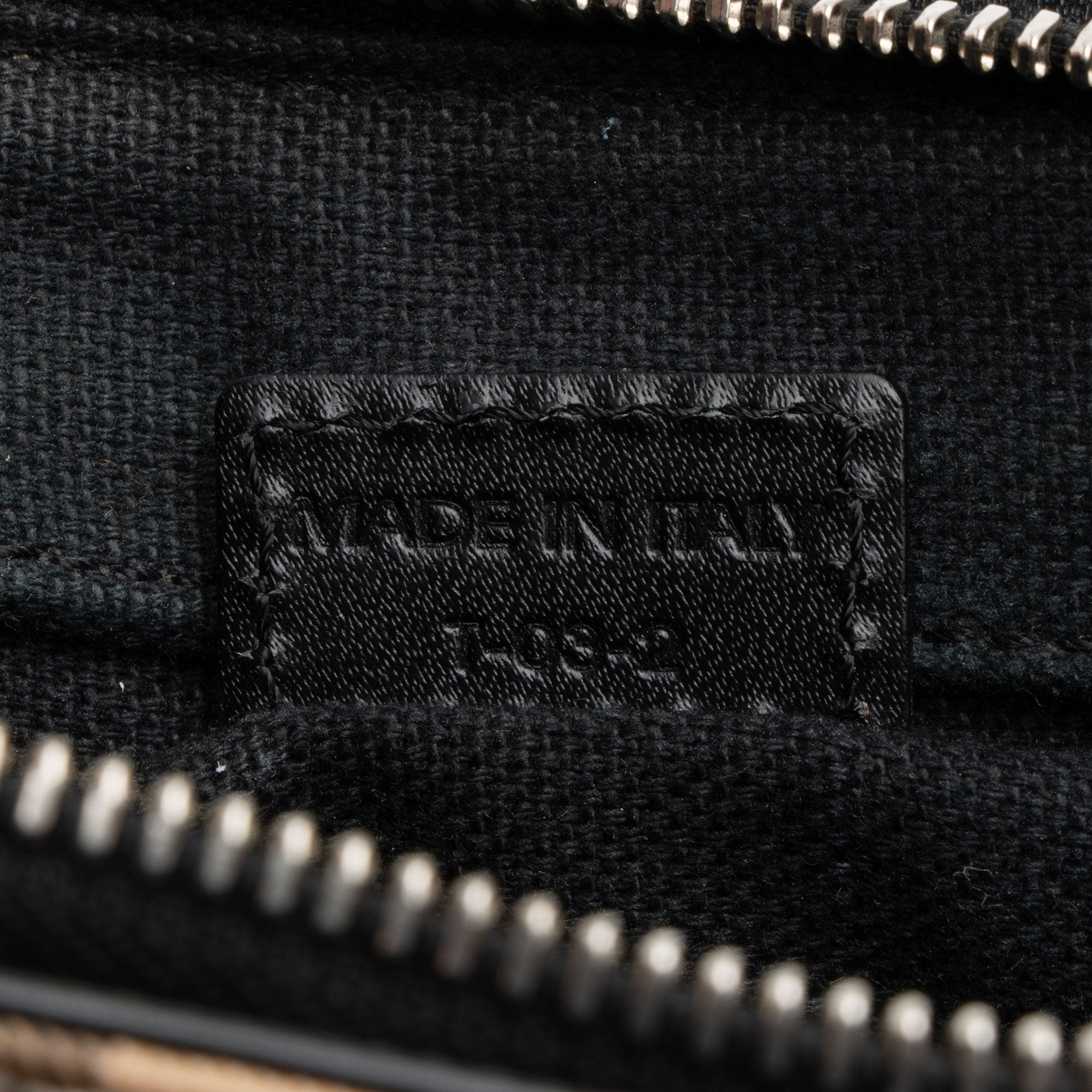 Burberry Nova Check Shoulder Bag (SHF-SsltsT)