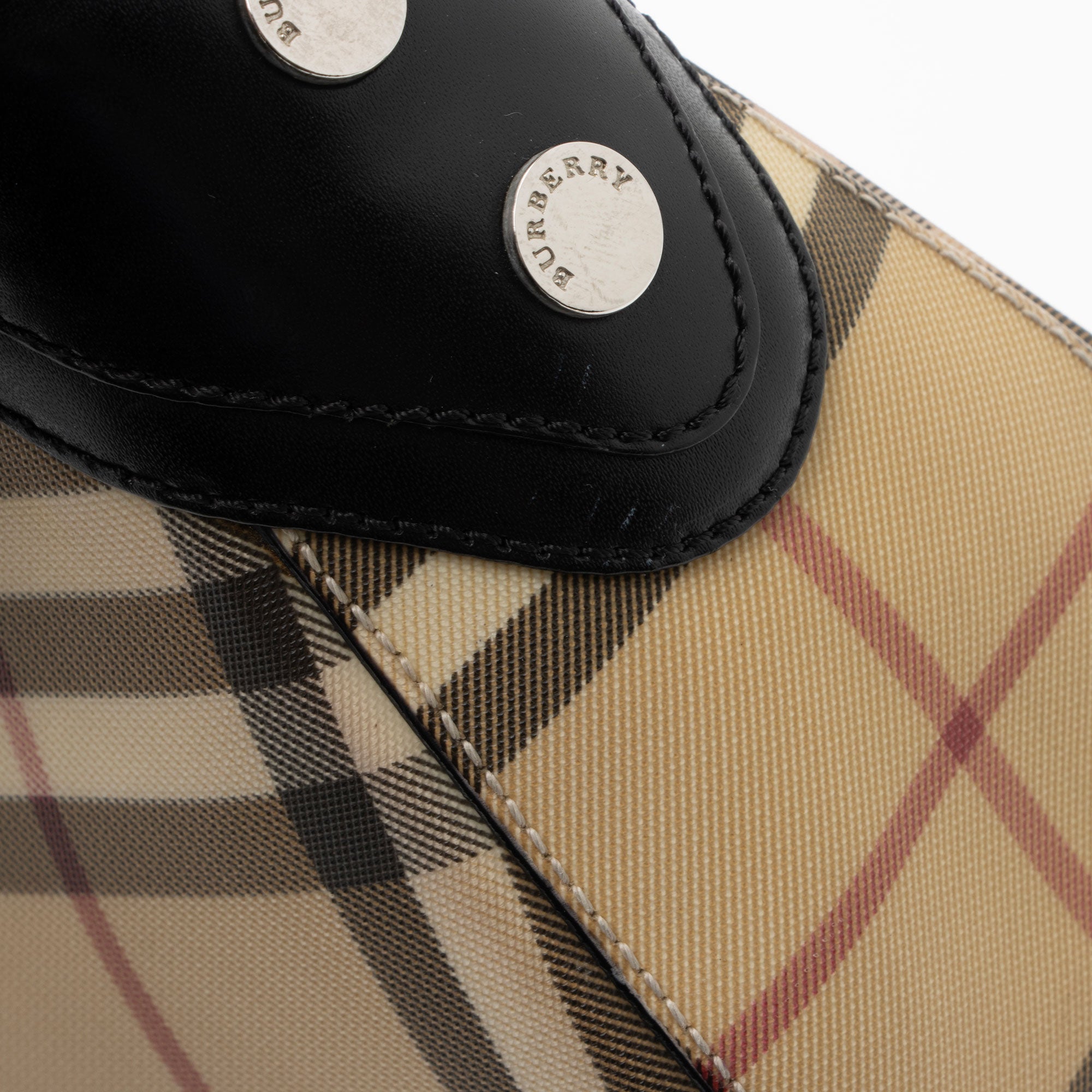 Burberry Nova Check Shoulder Bag (SHF-SsltsT)