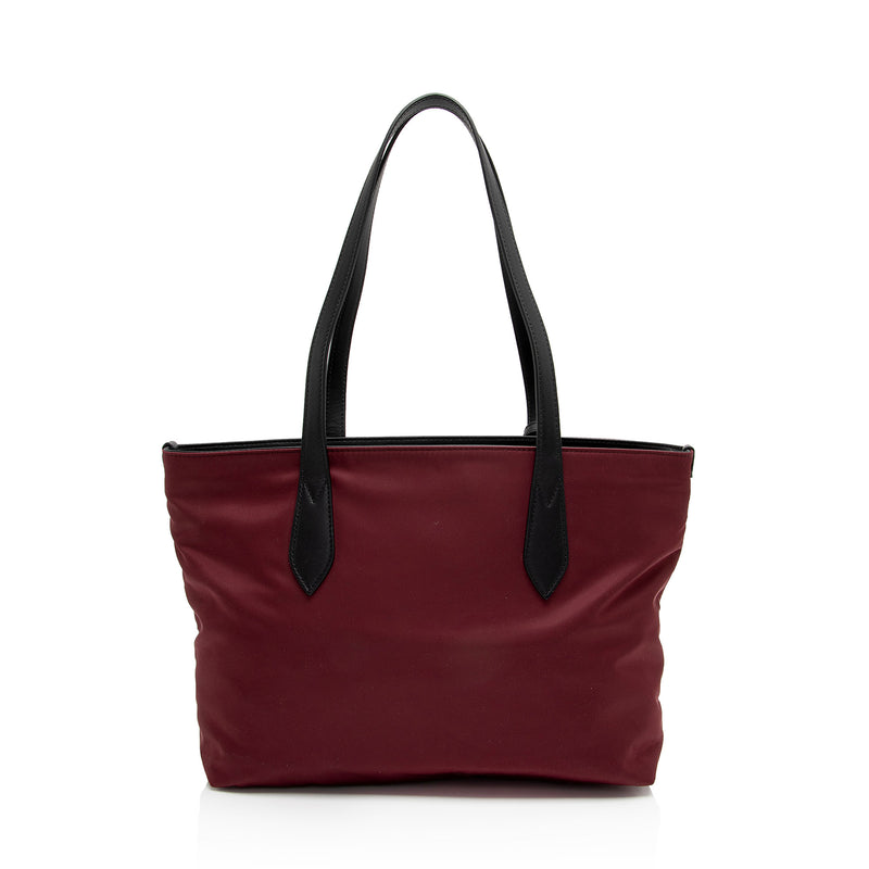 Burberry logo tote hot sale