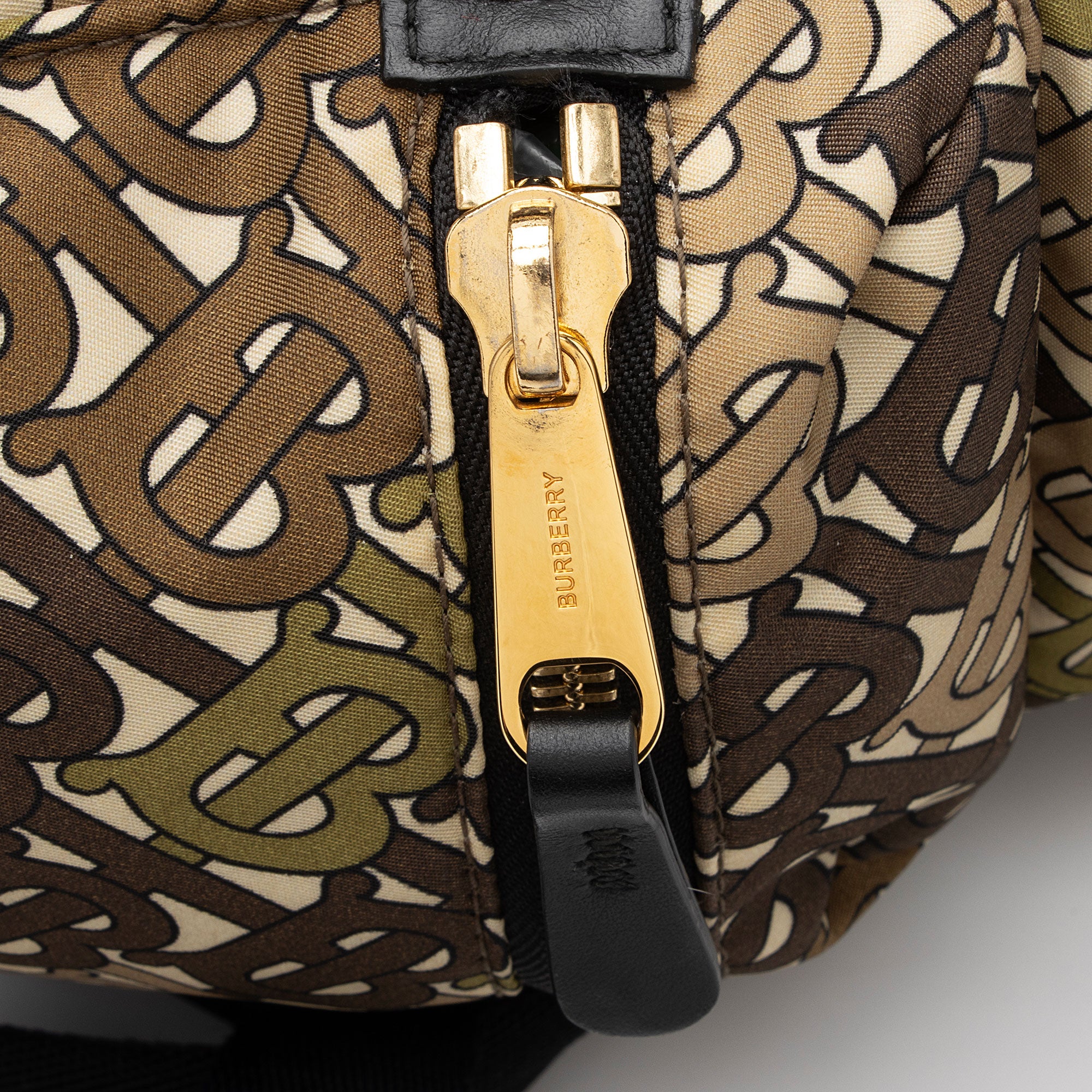 Burberry Nylon TB Rucksack Medium Backpack (SHF-3Hh5Us)