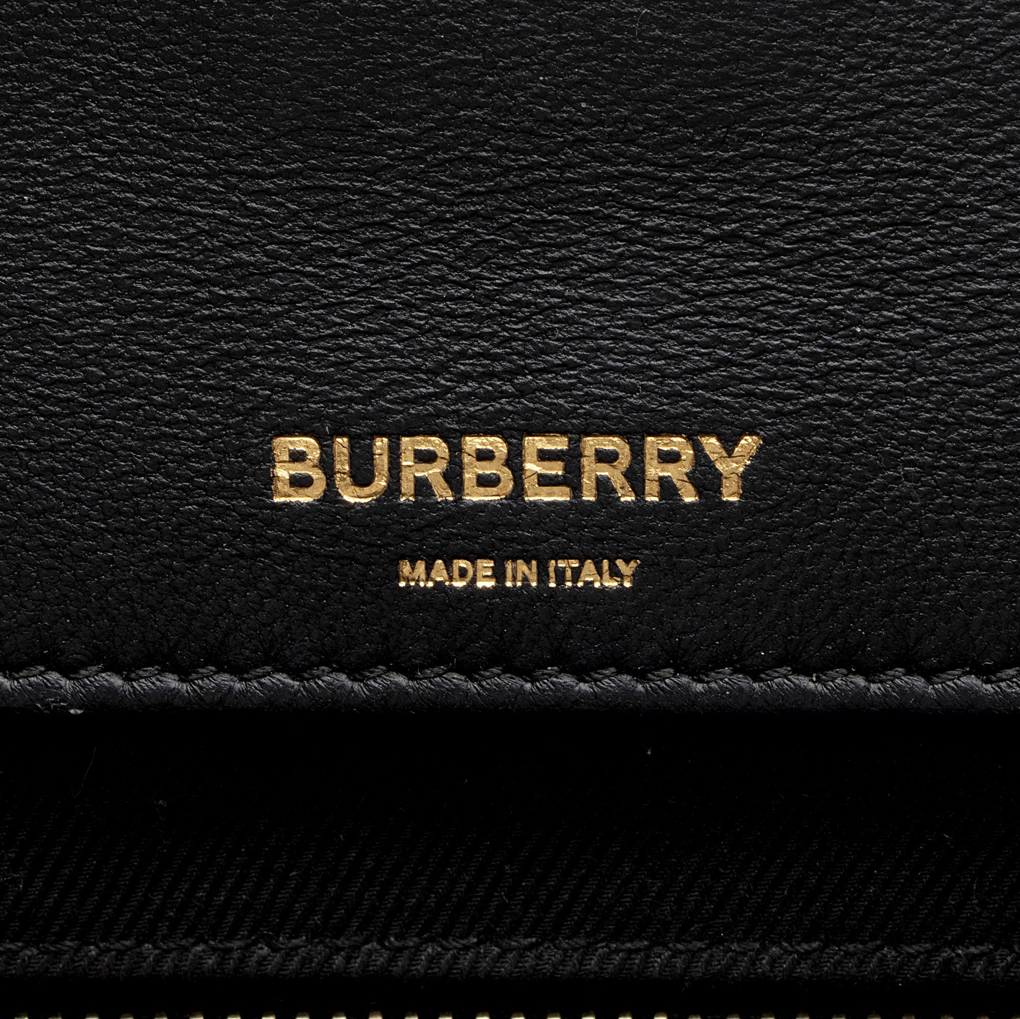 Burberry Quilted Leather TB Lola Chain Medium Shoulder Bag (SHF-JM6QGj)