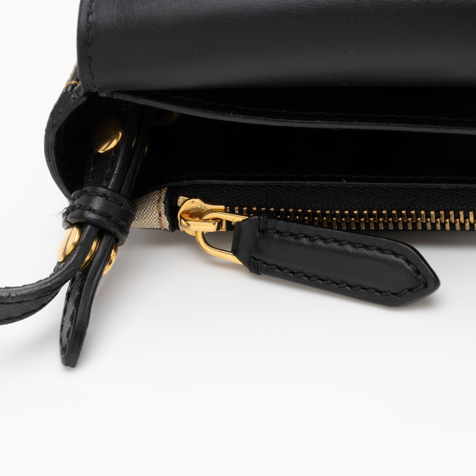 Burberry Vintage Check Hampshire Crossbody Bag (SHF-OuXJEF)