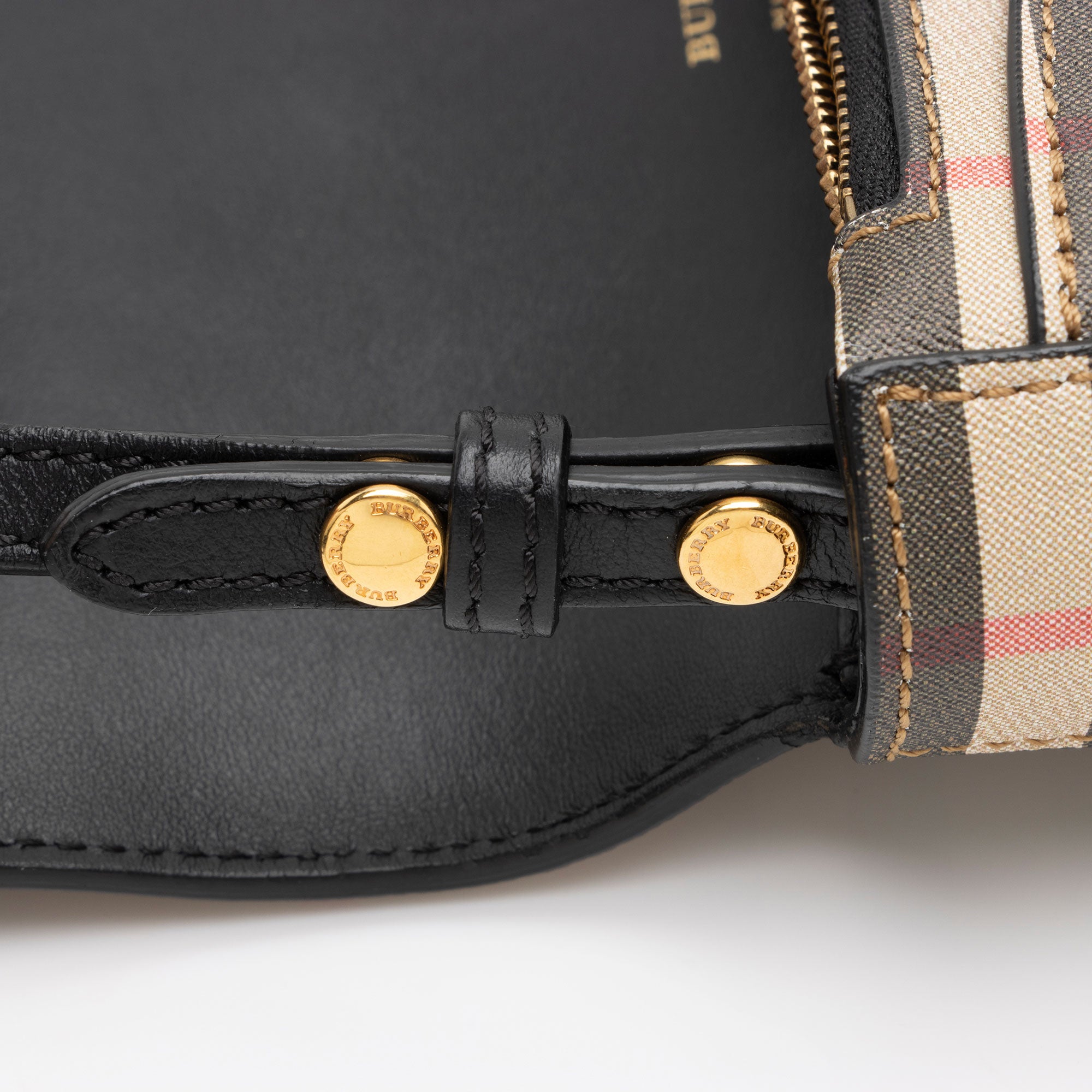 Burberry Vintage Check Hampshire Crossbody Bag (SHF-OuXJEF)