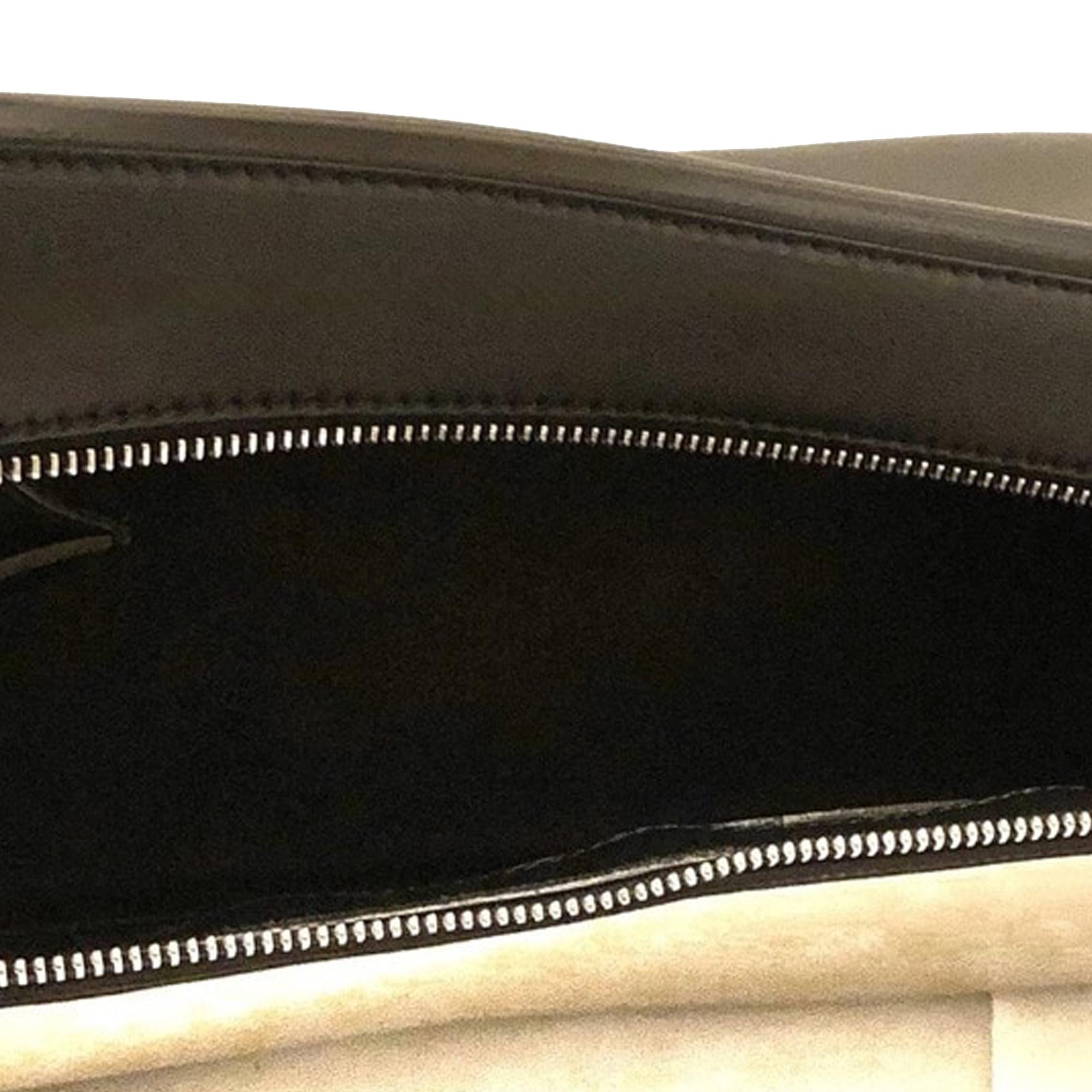 Celine Edge Bicolor Leather Handbag (SHG-VTZAGE)