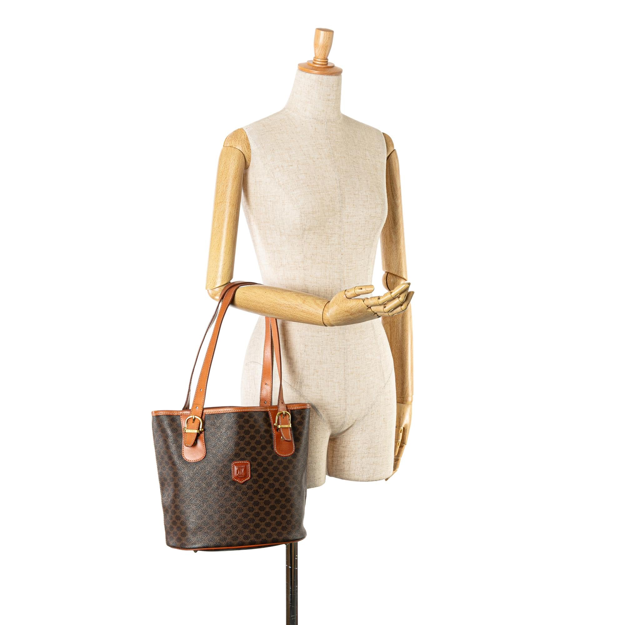 Celine Macadam Coated Canvas Tote (SHG-GrIG6D)