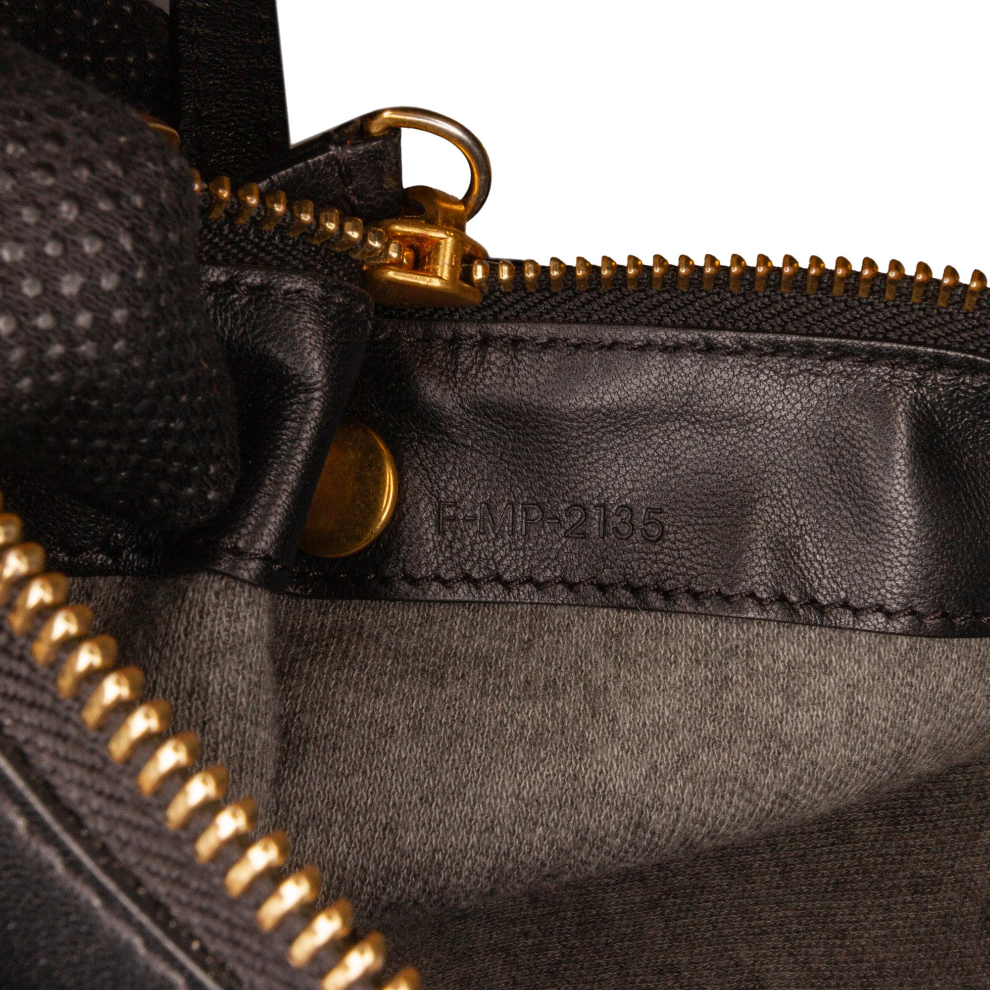 Celine Small Trio Crossbody Bag (SHG-Nt933q)