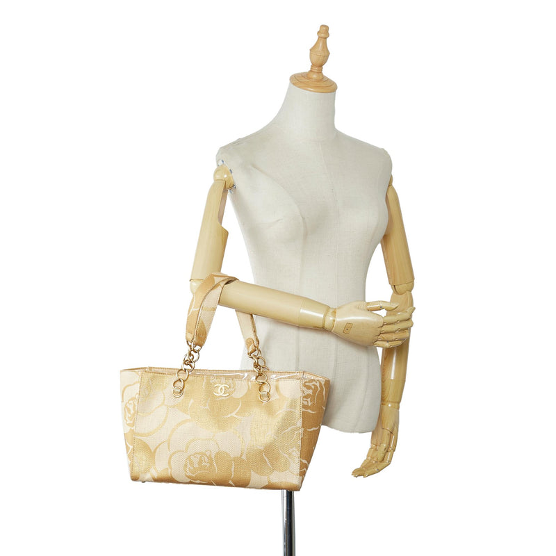 Chanel CC Camelila Rafia Tote Bag (SHG-B4yRL3)