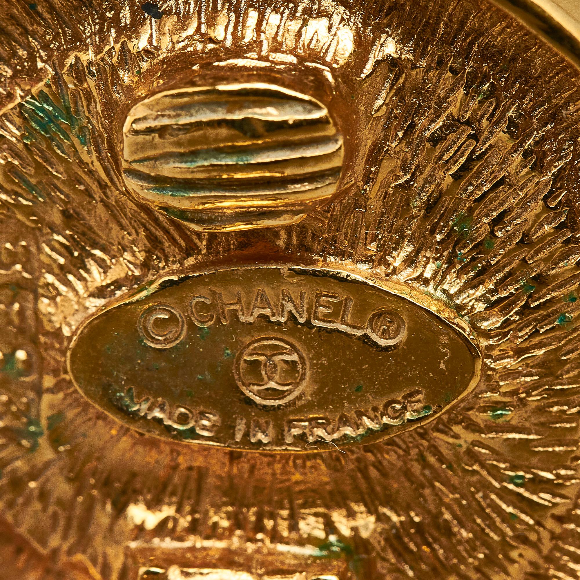 Chanel CC Clip On Earrings (SHG-5Pa5FO)