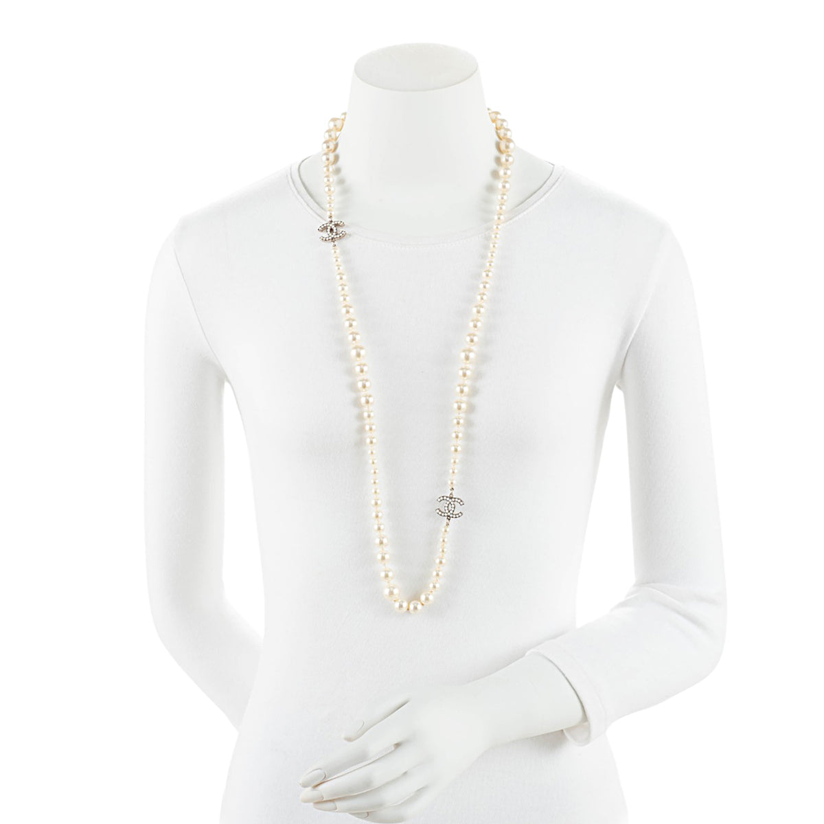 Chanel CC Graduated Pearl Necklace