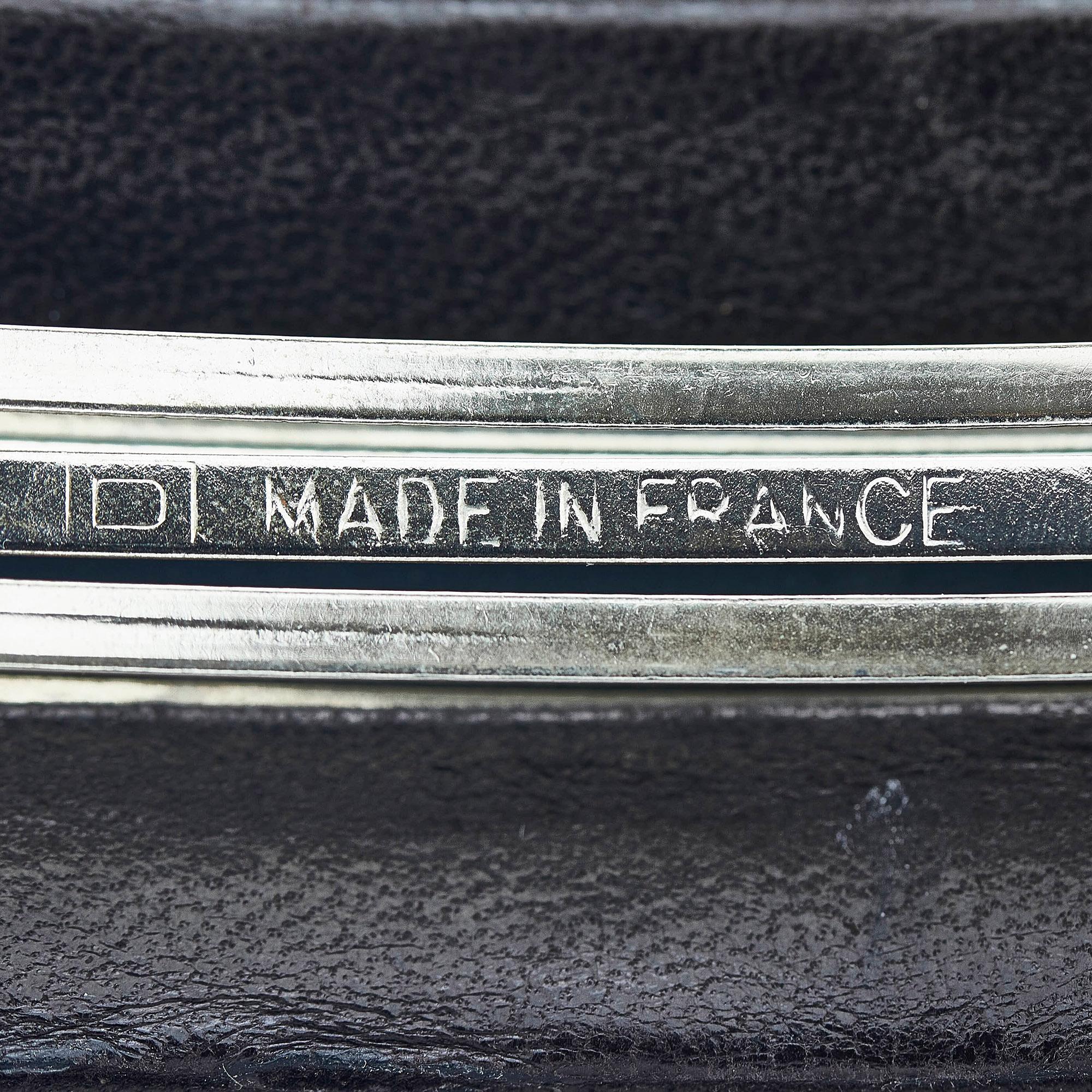 Chanel CC Hair Barrette (SHG-zFEbuJ)