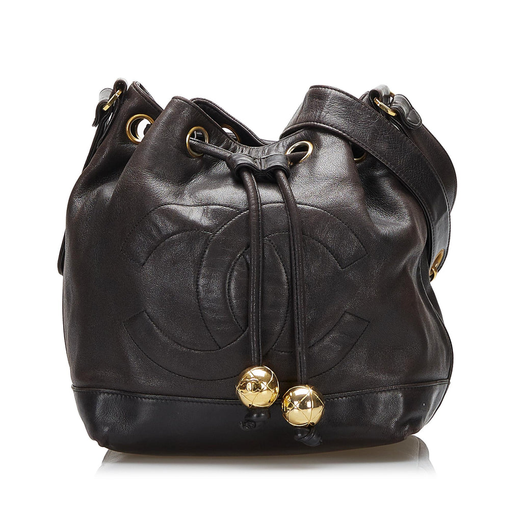 Chanel CC Lambskin Bucket Bag (SHG-dGz2wV)