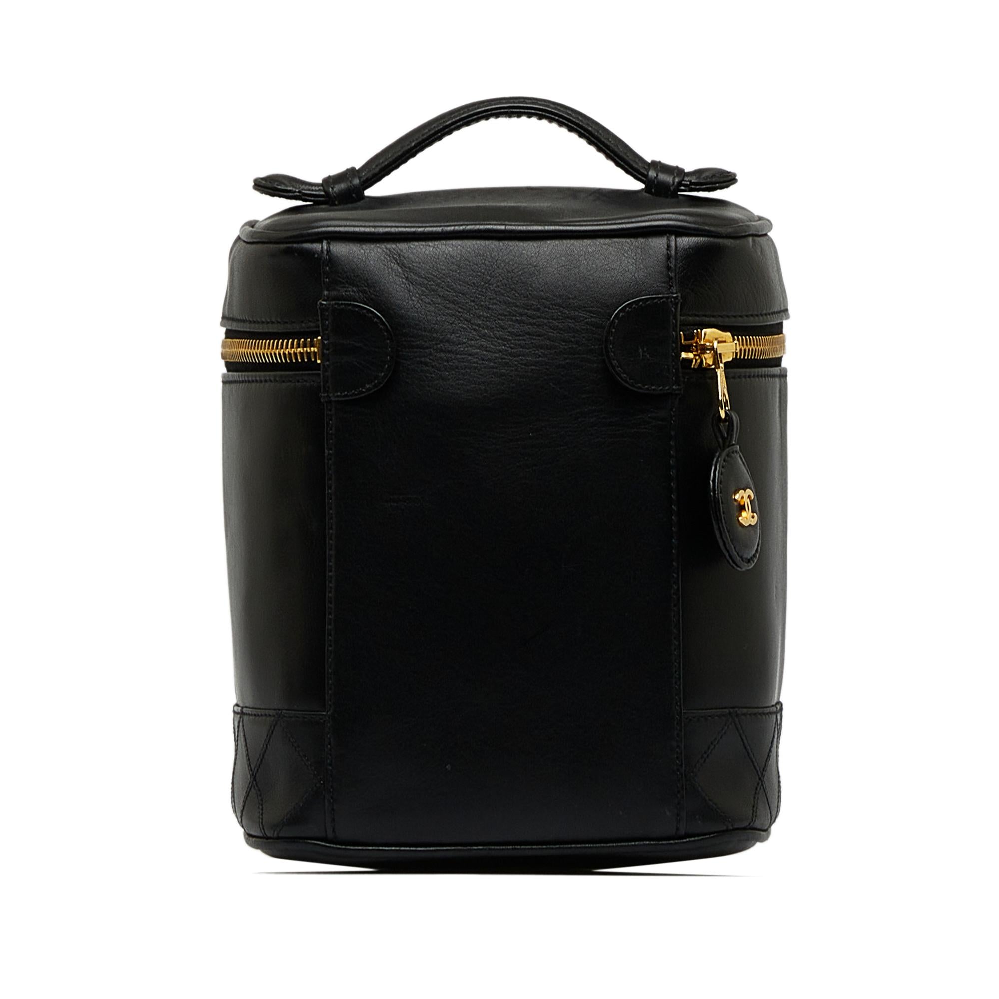 Chanel CC Lambskin Vanity Bag (SHG-0IH9fb)