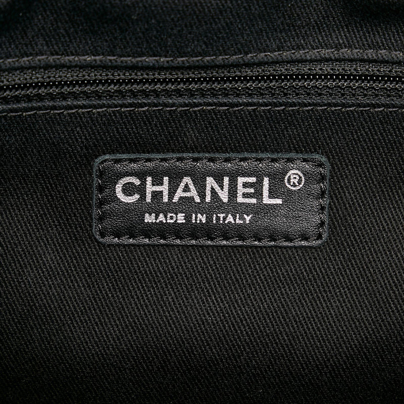Chanel CC Matelasse Patent Leather Shoulder Bag (SHG-3SUgOV) – LuxeDH
