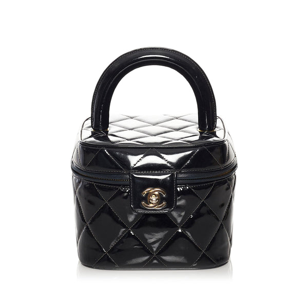 Chanel CC Matelasse Patent Leather Vanity Bag (SHG-34683