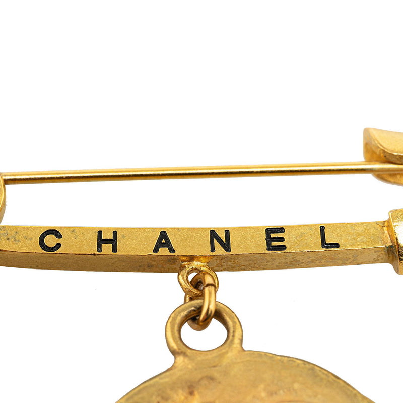 Chanel CC Medallion Costume Brooch (SHG-p5Fz3w)