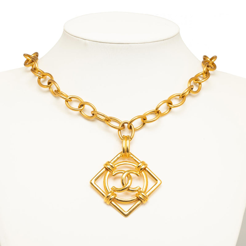 Chanel CC Pendant Necklace (SHG-zWrA6G)