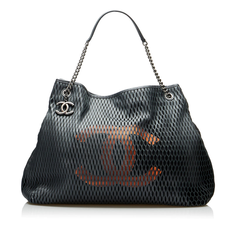Chanel CC Perforated Leather Tote Bag (SHG-gDassU)