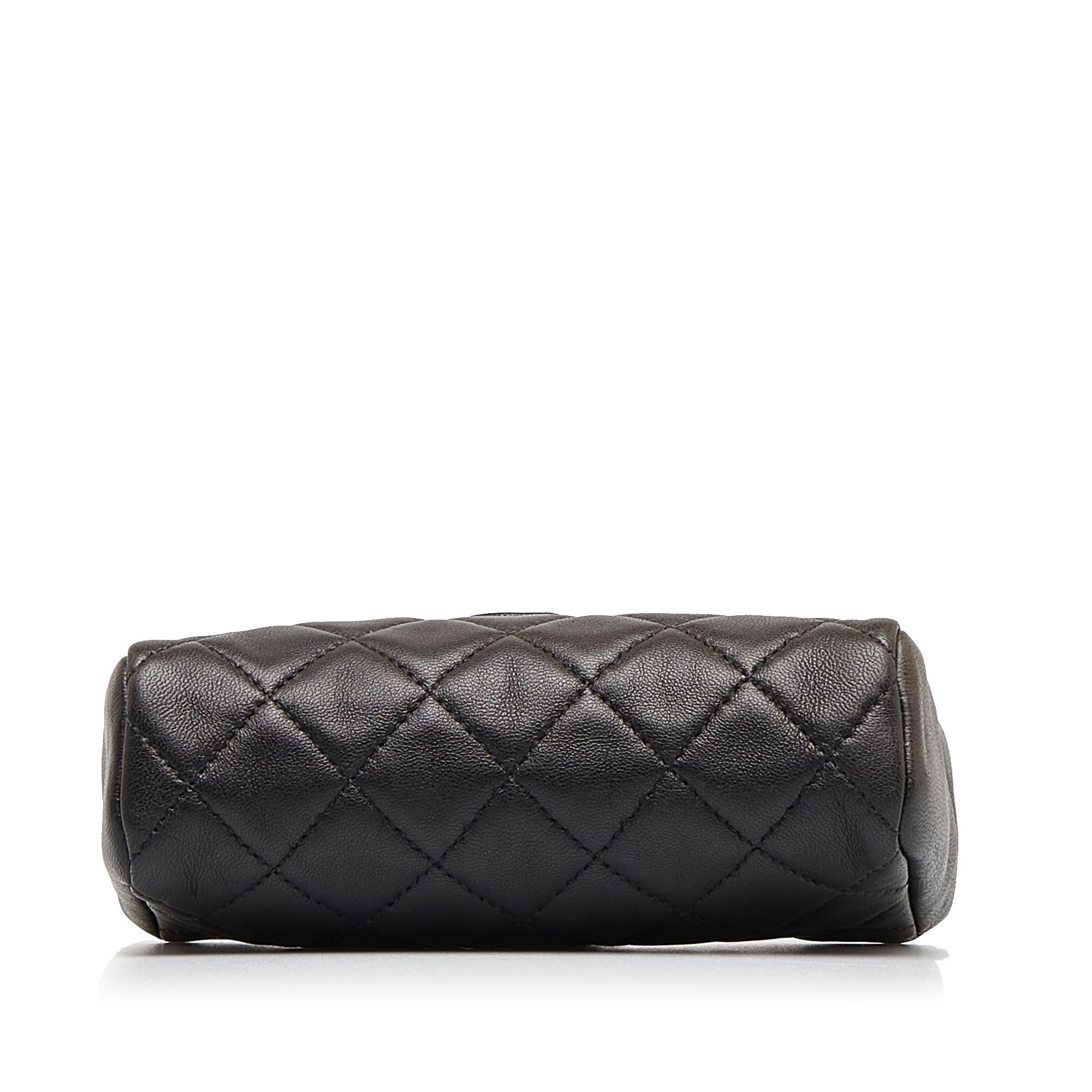 Chanel CC Phone Pouch (SHG-fFFbkG)