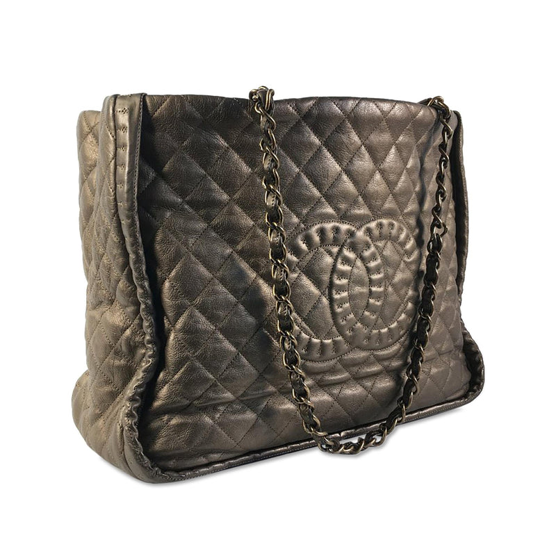 Chanel CC Quilted Calfskin Istanbul Tote (SHG-d6Lzss)