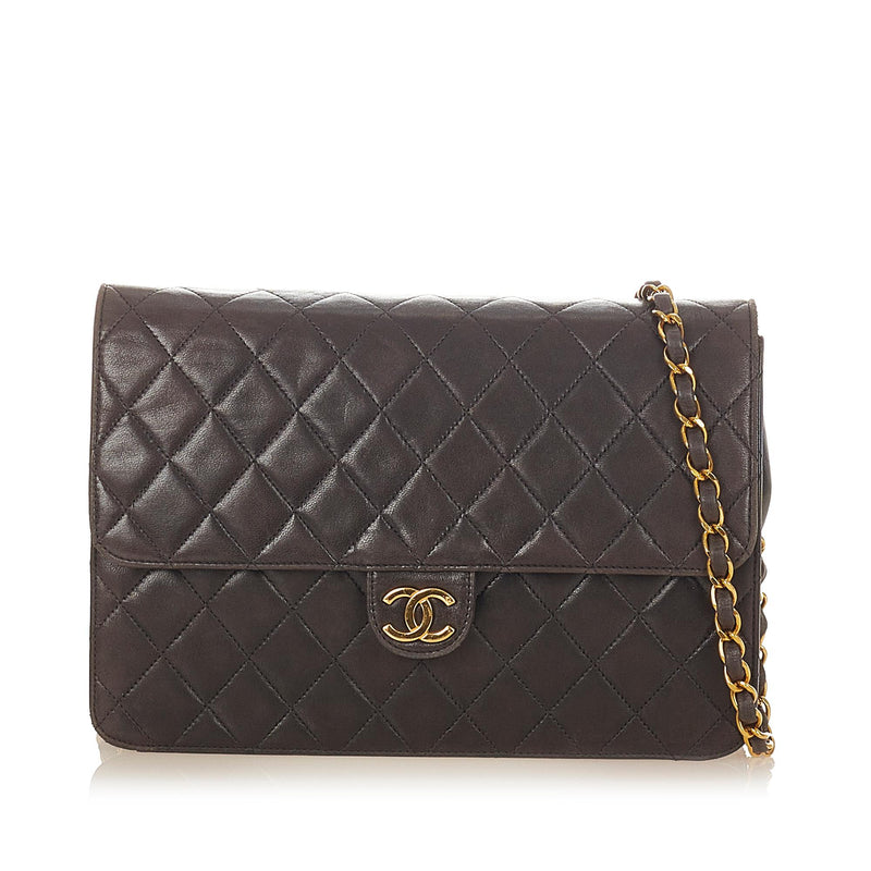 Chanel Chain Heart Clutch Black Lambskin Gold Hardware – Madison Avenue  Couture