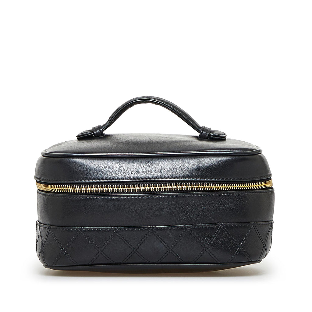 CHANEL, Bags, Like New Vintage Chanel Caviar Vanity Bag