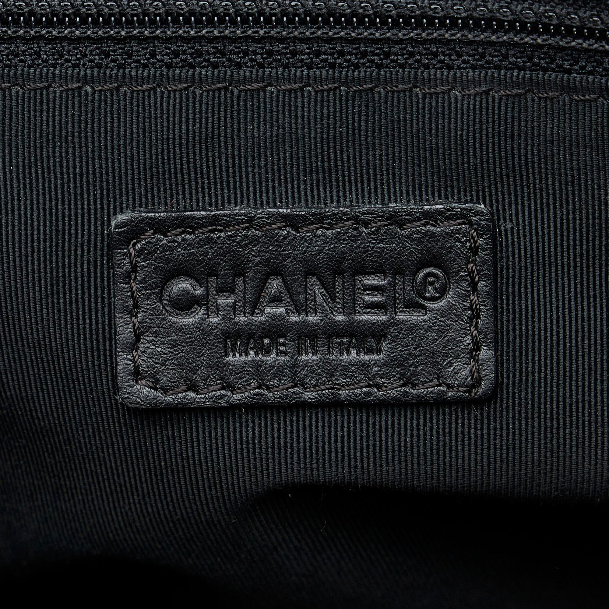 Chanel CC Wild Stitch Handbag (SHG-vbWh5u)