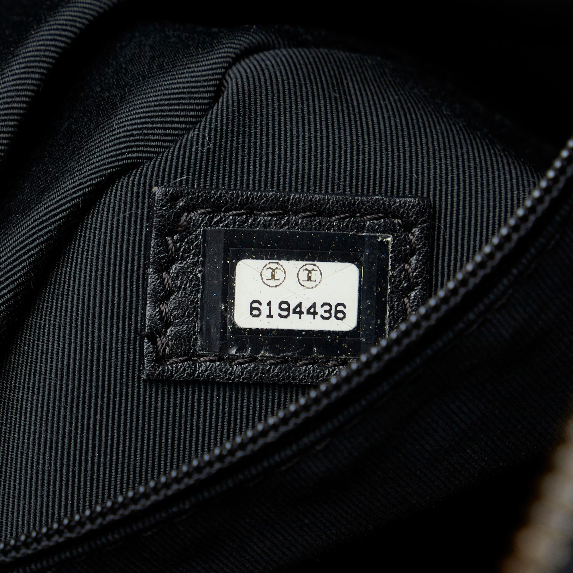 Chanel CC Wild Stitch Handbag (SHG-vbWh5u)